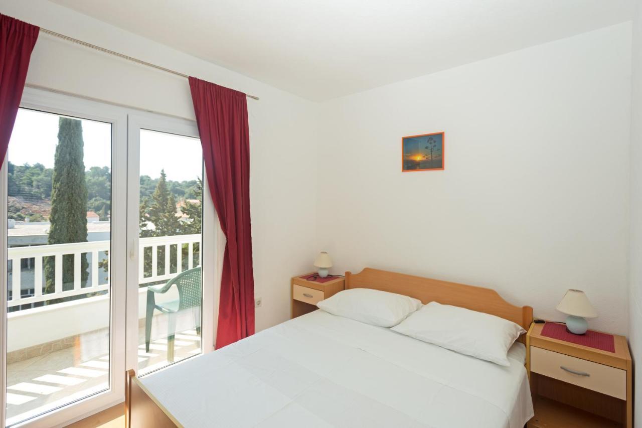 Apartments Dora Hvar Town Exterior photo