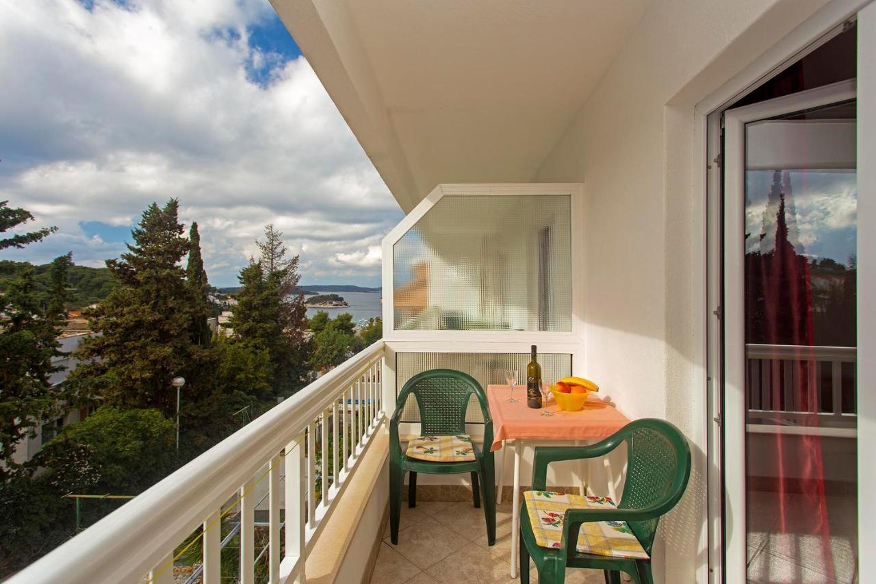 Apartments Dora Hvar Town Exterior photo